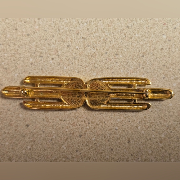 Vintage Monet Gold Tone Heart Brooch Art Deco Costume Jewelry - Picture 2 of 6